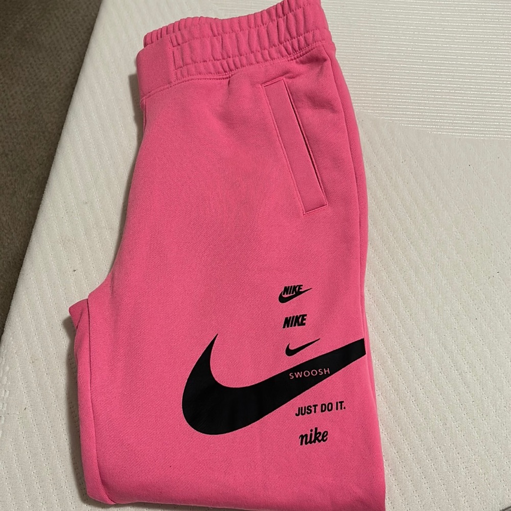hot pink nike sweats